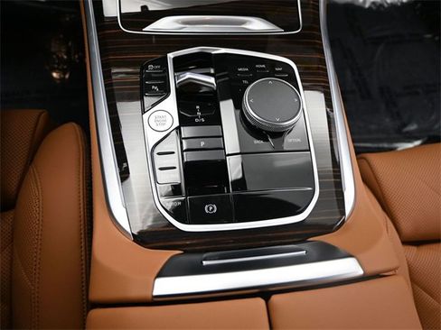 New 2026 BMW X5 sDrive40i image 12