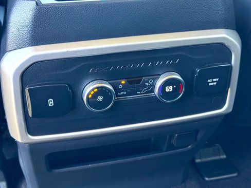 Used 2022 Ford Expedition XLT image 19
