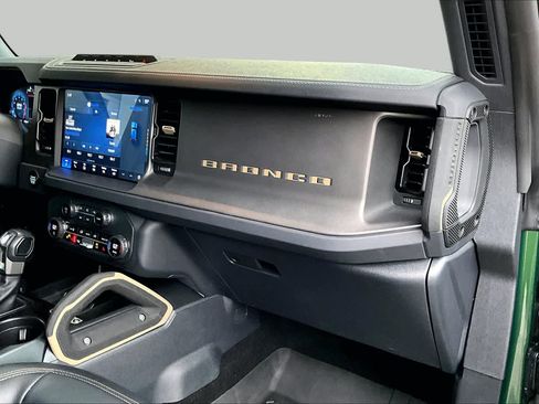 Certified 2025 Ford Bronco Badlands AWD/4WD image 19