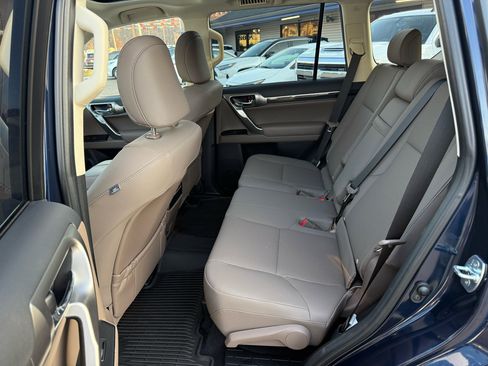 Used 2023 Lexus GX 460 Premium image 13