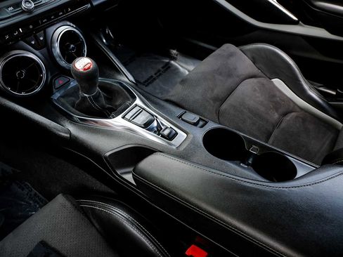 Used 2019 Chevrolet Camaro SS RWD image 23