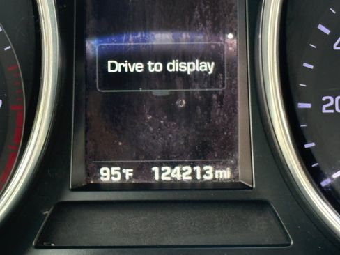 Used 2017 Hyundai Santa Fe Limited FWD image 14