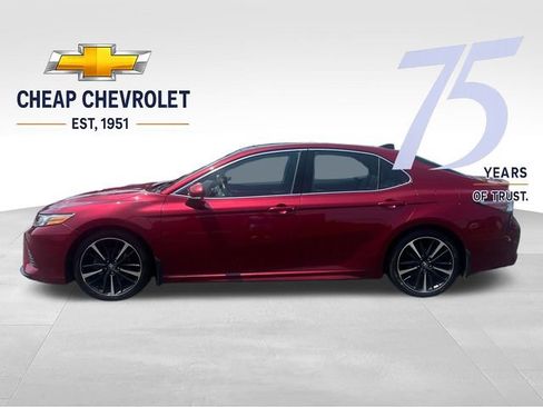 Used 2018 Toyota Camry XSE FWD image 2
