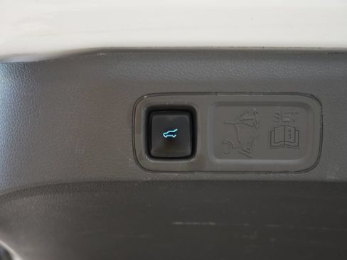 Used 2021 Ford Expedition Limited AWD/4WD image 12