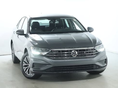 Certified 2021 Volkswagen Jetta SE w/ SE Cold Weather Package image 2
