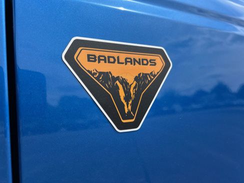 Used 2025 Ford Bronco Badlands AWD/4WD image 3