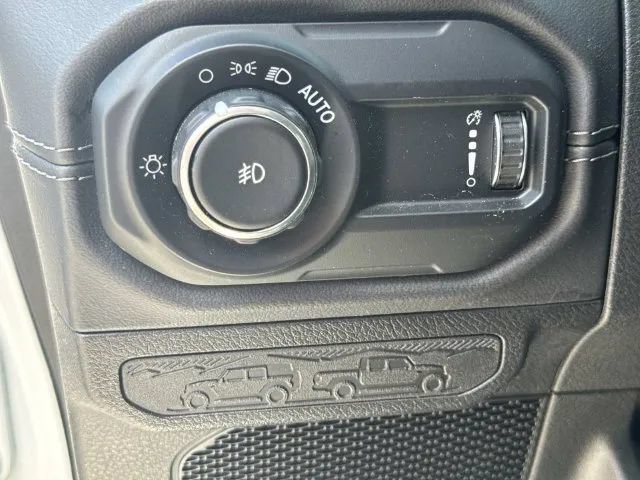 Used 2025 Jeep Wrangler Unlimited Rubicon AWD/4WD image 30