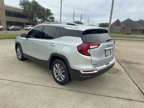 Used 2022 GMC Terrain SLT FWD image 5