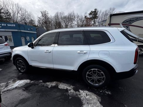 Used 2020 Kia Telluride EX image 3