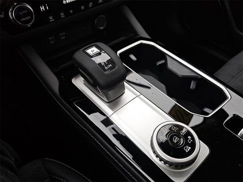 New 2026 Mitsubishi Outlander SE image 25