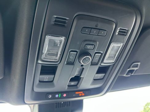 Used 2024 GMC Yukon Denali RWD image 66