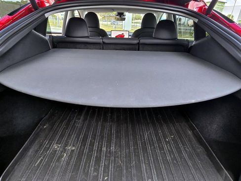 Used 2024 Tesla Model Y Long Range image 30