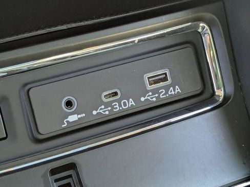 Used 2023 Subaru Ascent Limited w/ Technology Package AWD/4WD image 25