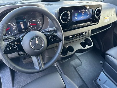 New 2025 Mercedes-Benz Sprinter 2500 image 2