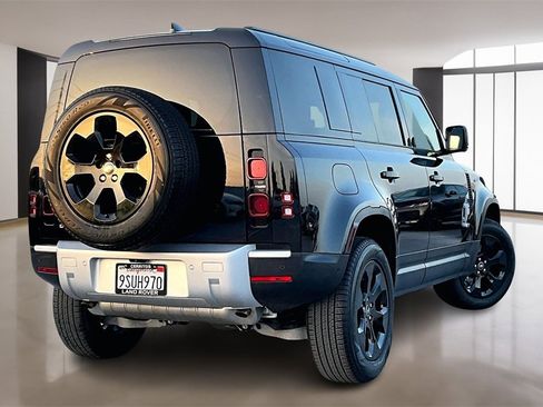 Used 2025 Land Rover Defender 110 S image 6