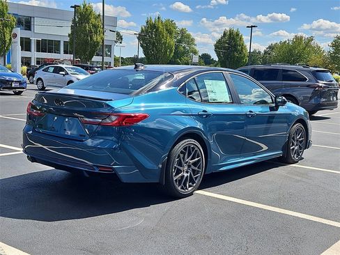 New 2026 Toyota Camry Hybrid image 2