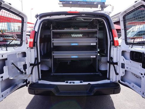 Used 2018 Chevrolet Express 2500 w/ Driver Convenience Package image 8