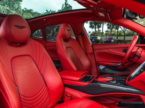 Used 2022 Aston Martin DBX image 26