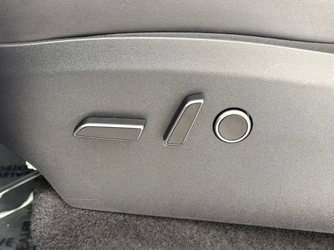 Used 2023 Tesla Model Y Long Range AWD/4WD image 16