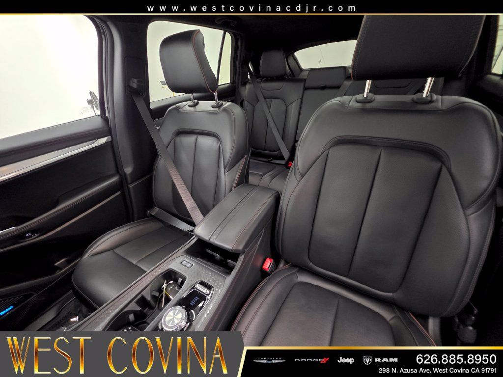 Used 2024 Jeep Wagoneer Launch Edition AWD/4WD image 19