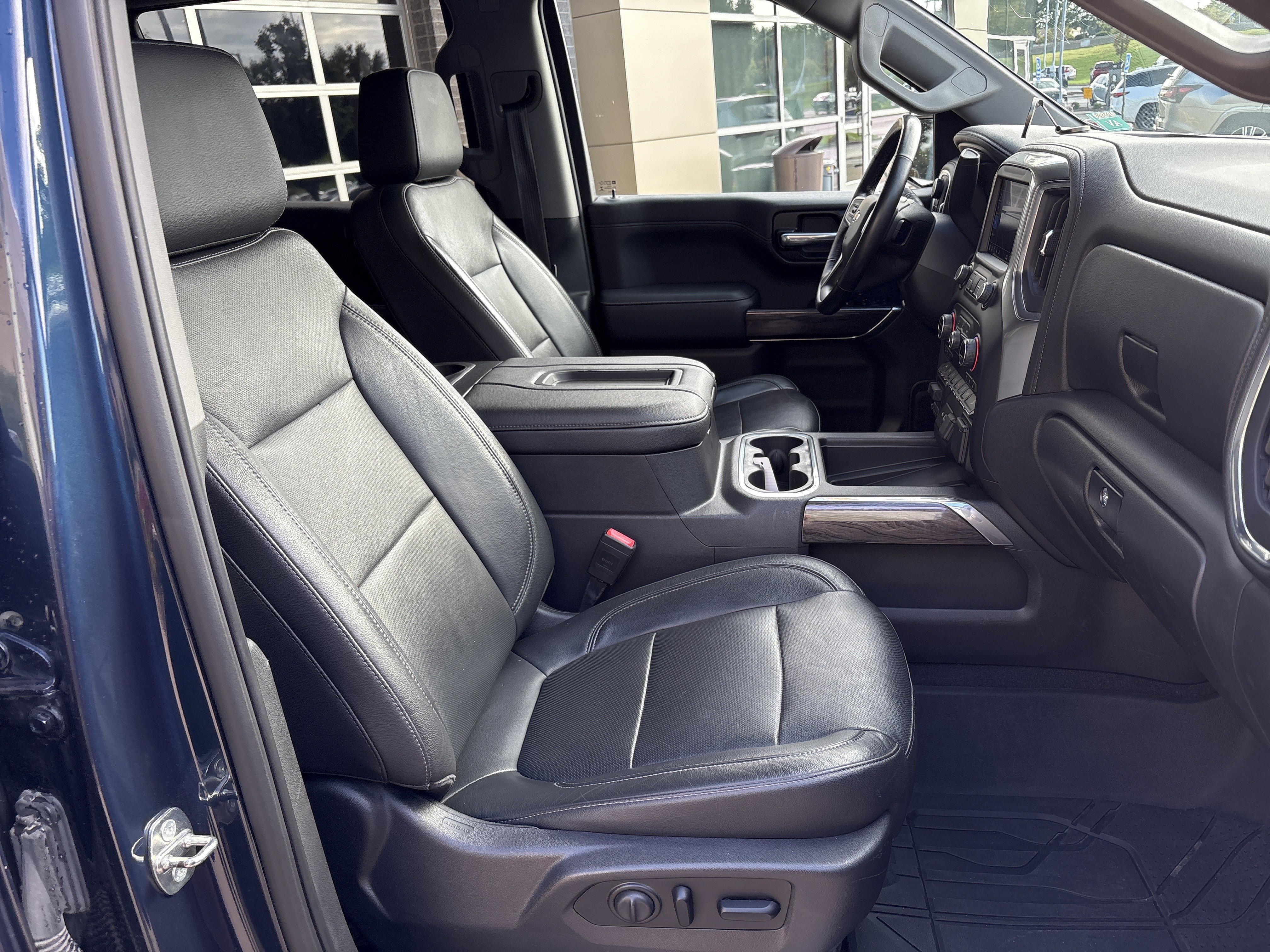 Used 2019 Chevrolet Silverado 1500 LTZ w/ LTZ Premium Package AWD/4WD image 32