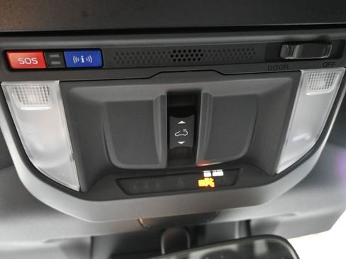 Used 2025 Subaru Forester Premium AWD/4WD image 37