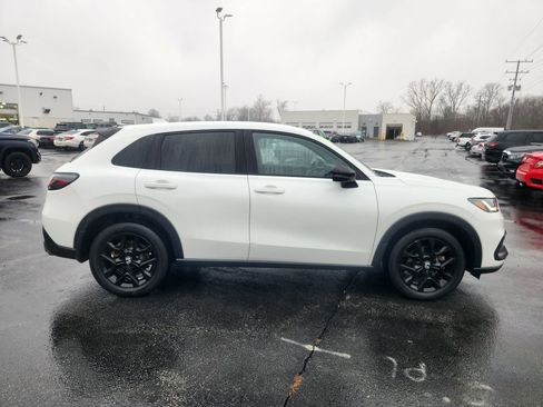 Used 2023 Honda HR-V Sport image 10