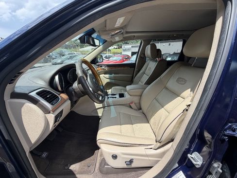 Used 2013 Jeep Grand Cherokee Overland w/ Advance Technology Group RWD image 11