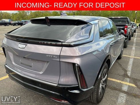 Used 2024 Cadillac Lyriq Luxury w/ LPO, Floor Liner Package AWD/4WD image 9