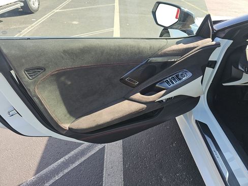 Used 2023 Chevrolet Corvette Stingray Premium Conv w/ Z51 Performance Package image 10