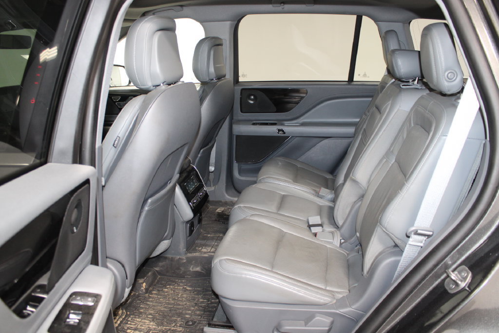 Used 2020 Lincoln Aviator Reserve w/ Equipment Group 201A AWD/4WD image 19
