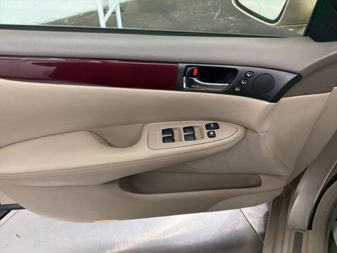 Used 2004 Lexus ES 330 image 17