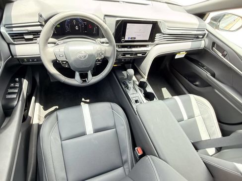Used 2026 Toyota Camry SE FWD image 13