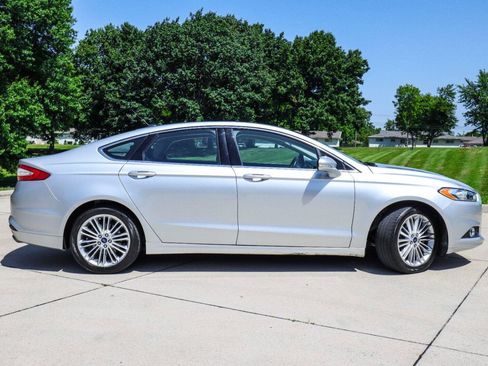 Used 2016 Ford Fusion SE w/ Equipment Group 202A FWD image 5