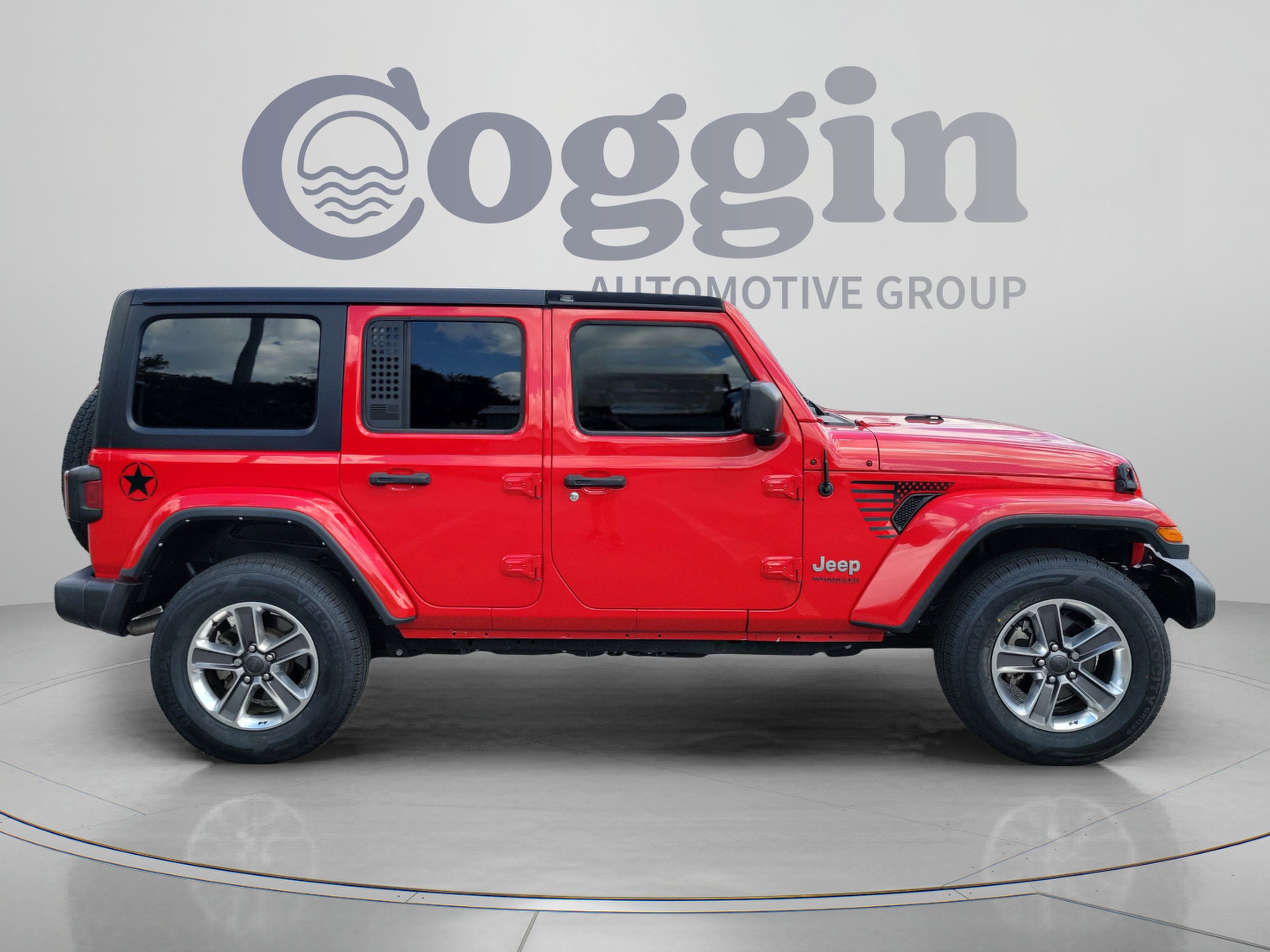 Used 2022 Jeep Wrangler Unlimited Sahara w/ Cold Weather Group AWD/4WD image 4