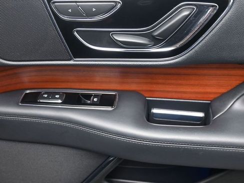 Used 2024 Lincoln Navigator L 4WD image 39