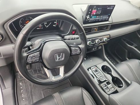 Used 2023 Honda Pilot Touring image 10