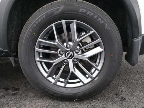 Certified 2023 Nissan Rogue S image 10