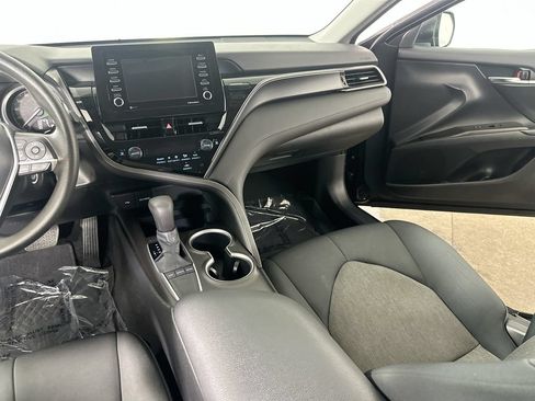 Used 2022 Toyota Camry LE FWD image 20