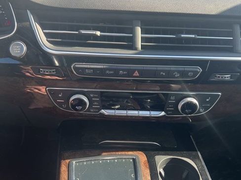 Used 2018 Audi Q7 3.0T Prestige image 12