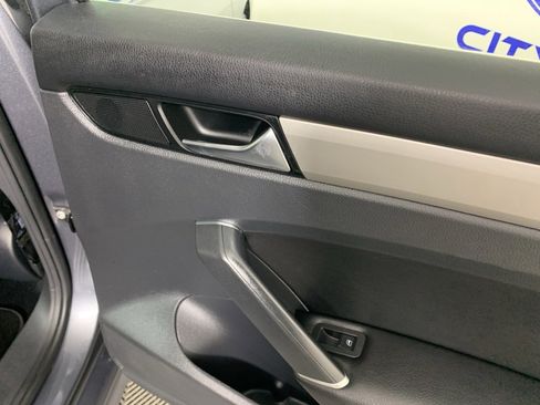 Used 2020 Volkswagen Passat 2.0T SE image 37