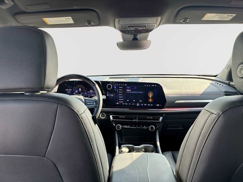 Certified 2024 Chevrolet Traverse RS image 21