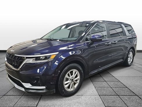 Used 2024 Kia Carnival LX image 1