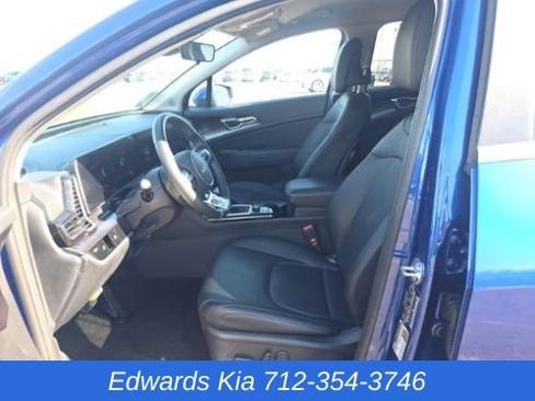 Used 2023 Kia Sportage EX image 6