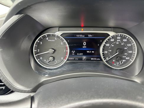 Used 2025 Nissan Sentra SV image 40