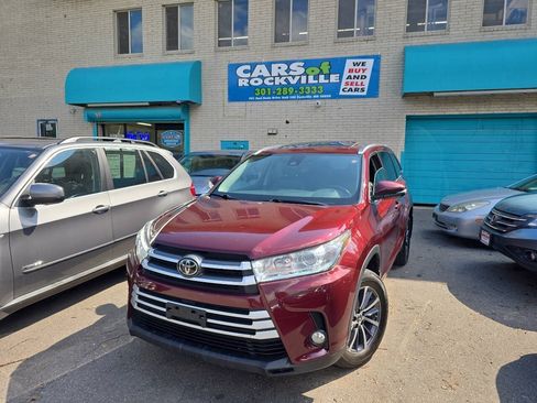 Used 2018 Toyota Highlander XLE AWD/4WD image 10