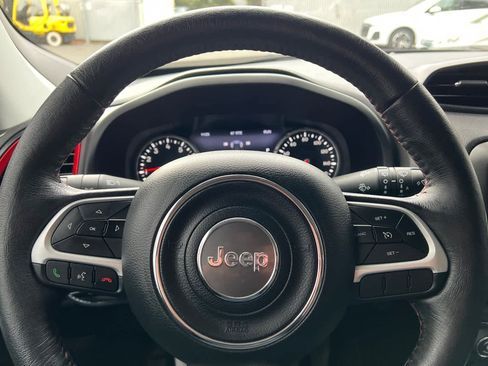 Used 2023 Jeep Renegade Trailhawk w/ Trailhawk Elite Group image 25