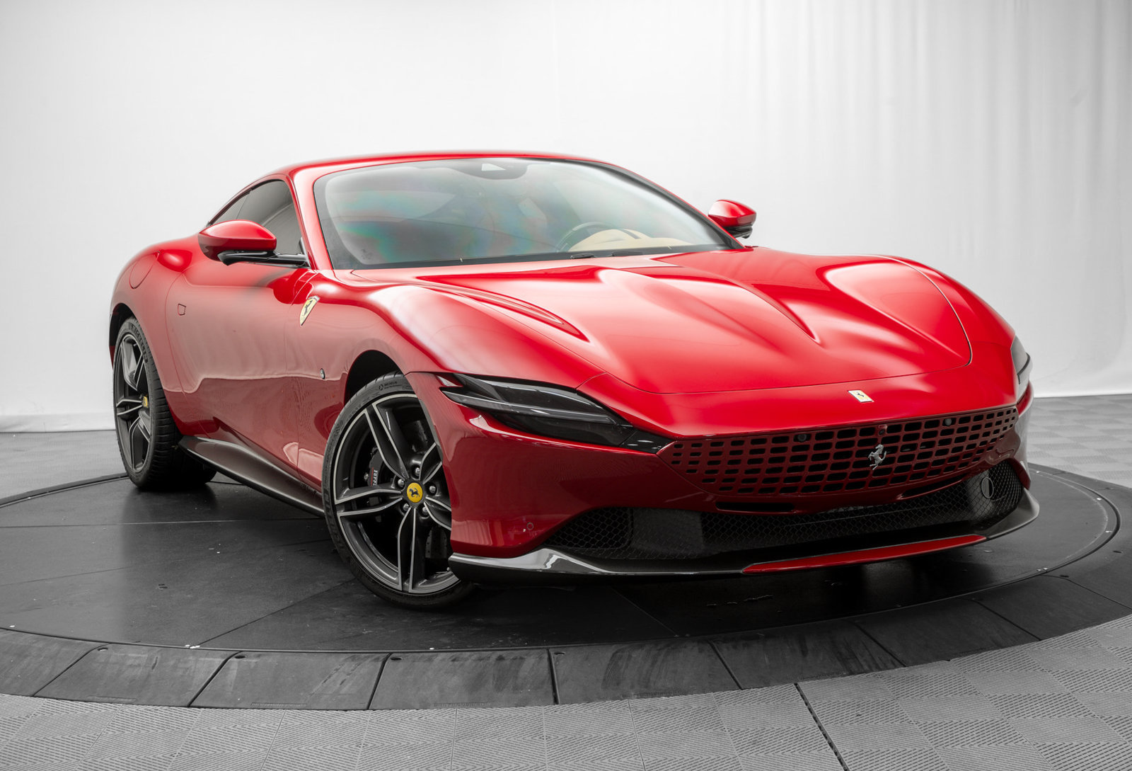 Used 2022 Ferrari Roma RWD image 1