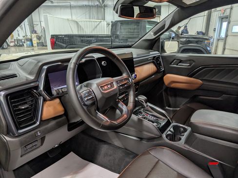 Used 2023 GMC Canyon AT4 w/ AT4 Premium Package AWD/4WD image 14