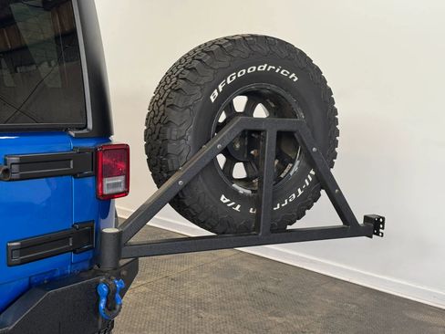 Used 2015 Jeep Wrangler Unlimited Rubicon w/ Max Tow Package AWD/4WD image 31